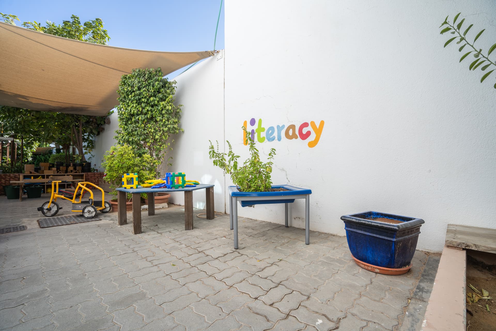 Nature play, exploration & shared experiences outdoors improves communication & social skills naturally